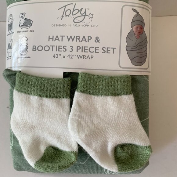 TOBY HAT WRAP and BOOTIES 3 PIECE SET 42" BY 42" WRAP NEW - Picture 3 of 7